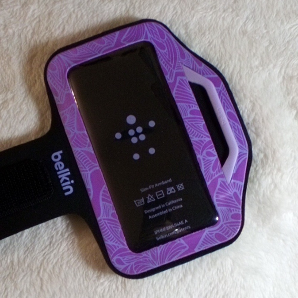 BELKIN ARM CASE FOR PHONE OR I POD! RUN & JAM OUT!!